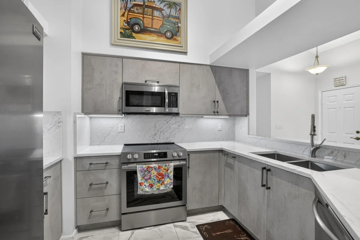 2097 Bonisle Cir, Riviera Beach: photo 1 of 35