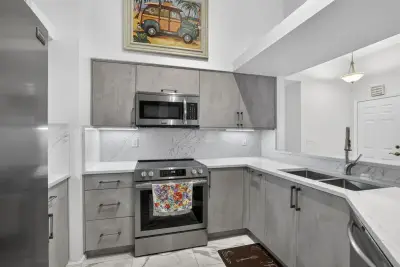 2097 Bonisle Cir, Riviera Beach: photo 1 of 35