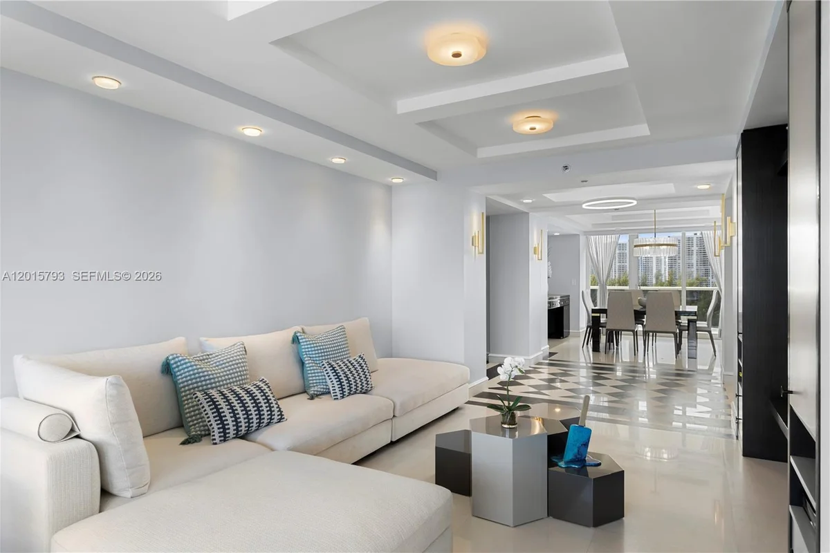 19111 Collins Ave #806, Sunny Isles Beach: photo 1 of 32