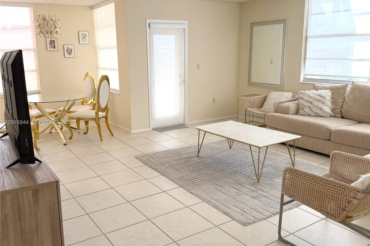1301 NE Miami Gardens Dr #626W, Miami: photo 1 of 25