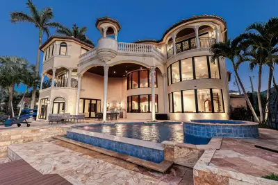1011 Rhodes Villa Ave, Delray Beach: photo 1 of 101