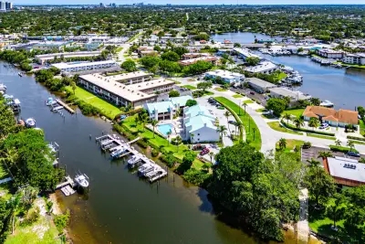 412 Southwind Dr #B2, North Palm Beach: photo 1 of 41