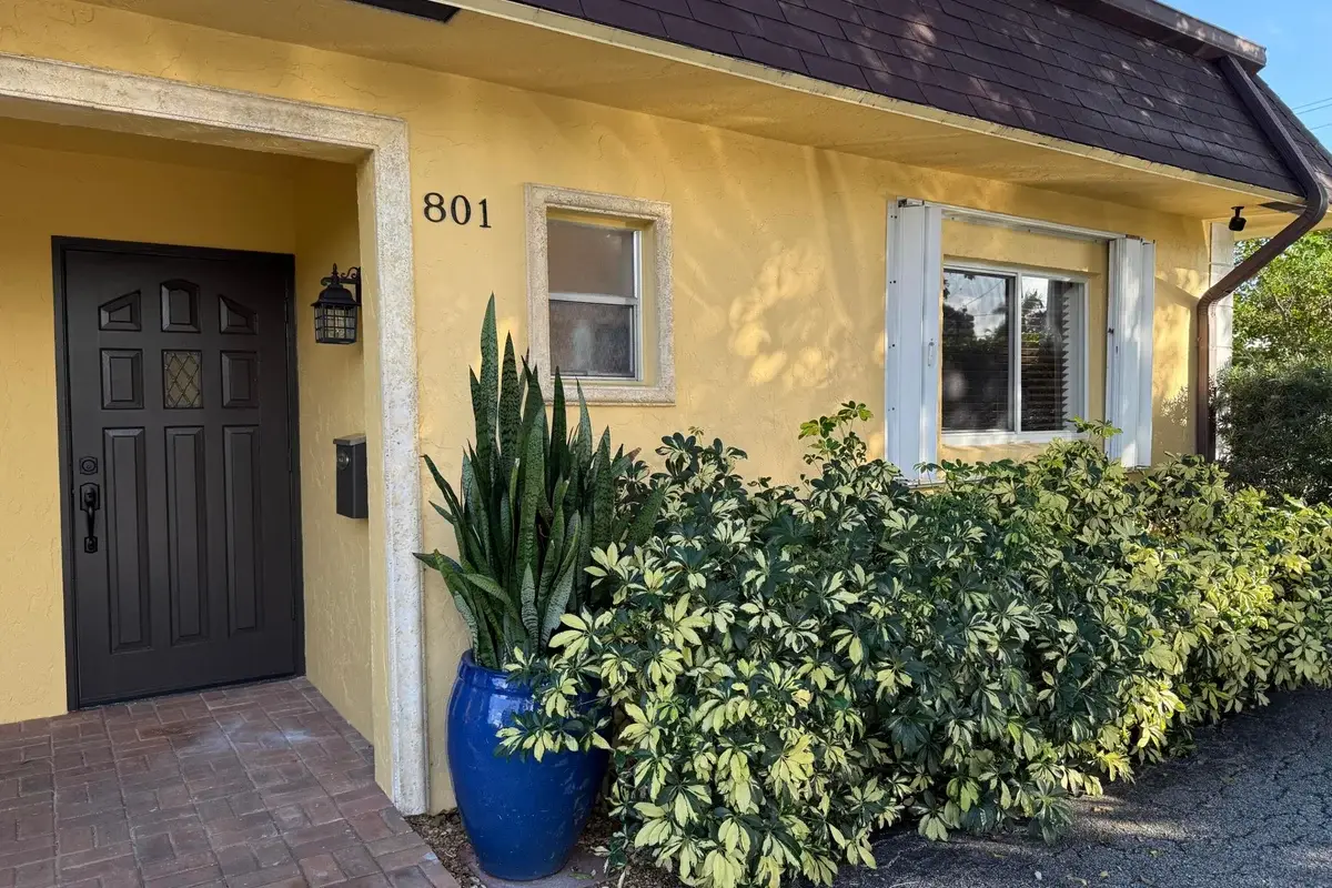 801 NE 2nd Ave, Delray Beach: photo 1 of 13