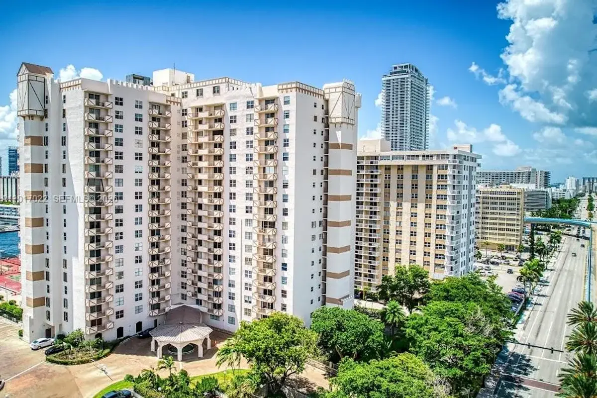1865 S Ocean Dr #15C, Hallandale Beach: photo 1 of 13