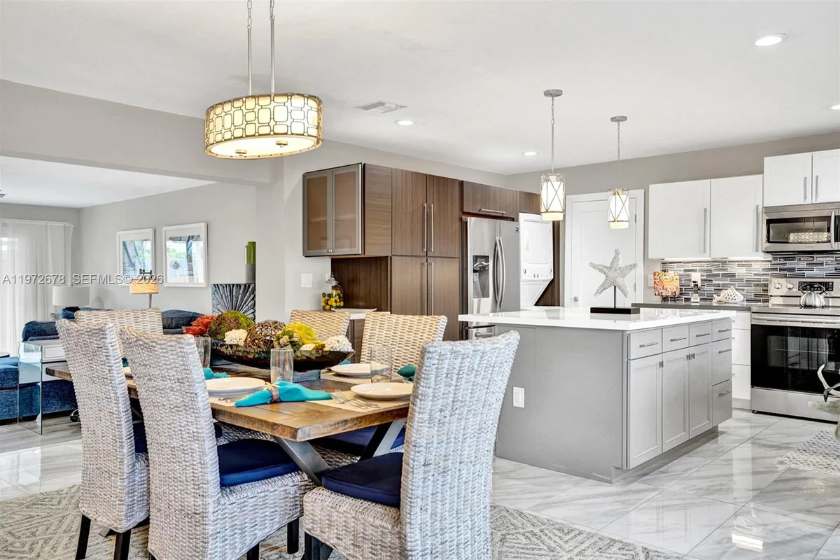 1236 NE 18th Ave, Fort Lauderdale: photo 1 of 62