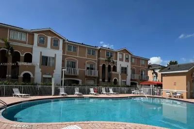 7080 NW 177th St #203-13, Hialeah: photo 1 of 1