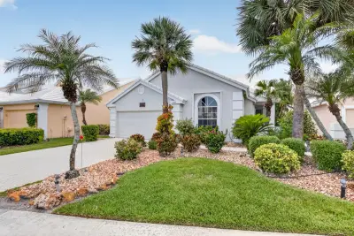 8223 Horseshoe Bay Rd, Boynton Beach: photo 1 of 86