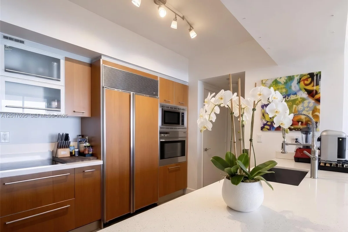 400 Alton Rd #1709, Miami Beach: photo 1 of 8