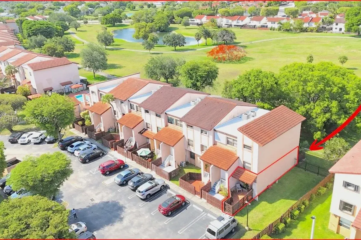 425 W Park Dr #10, Miami: photo 1 of 37