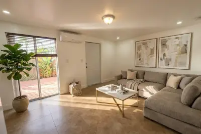 2957 SW 36th Ct #4, Miami: photo 1 of 16