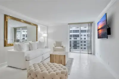 2401 Collins Ave #1805, Miami Beach: photo 1 of 14