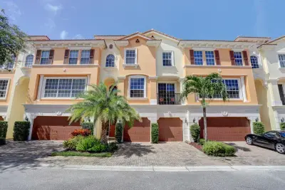 5645 NE Trieste Way, Boca Raton: photo 1 of 36