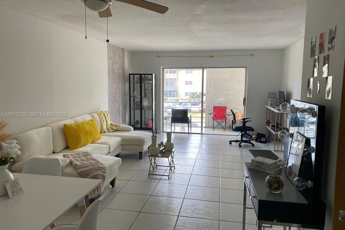 4045 NW 16th St #203, Lauderhill: photo 1 of 1