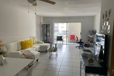4045 NW 16th St #203, Lauderhill: photo 1 of 1