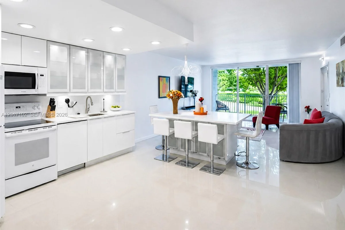 3051 S Palm Aire Dr #201, Pompano Beach: photo 1 of 38