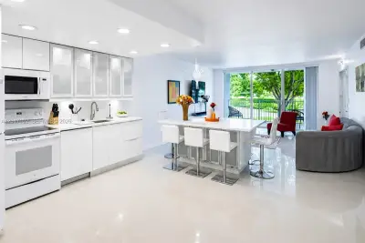 3051 S Palm Aire Dr #201, Pompano Beach: photo 1 of 38