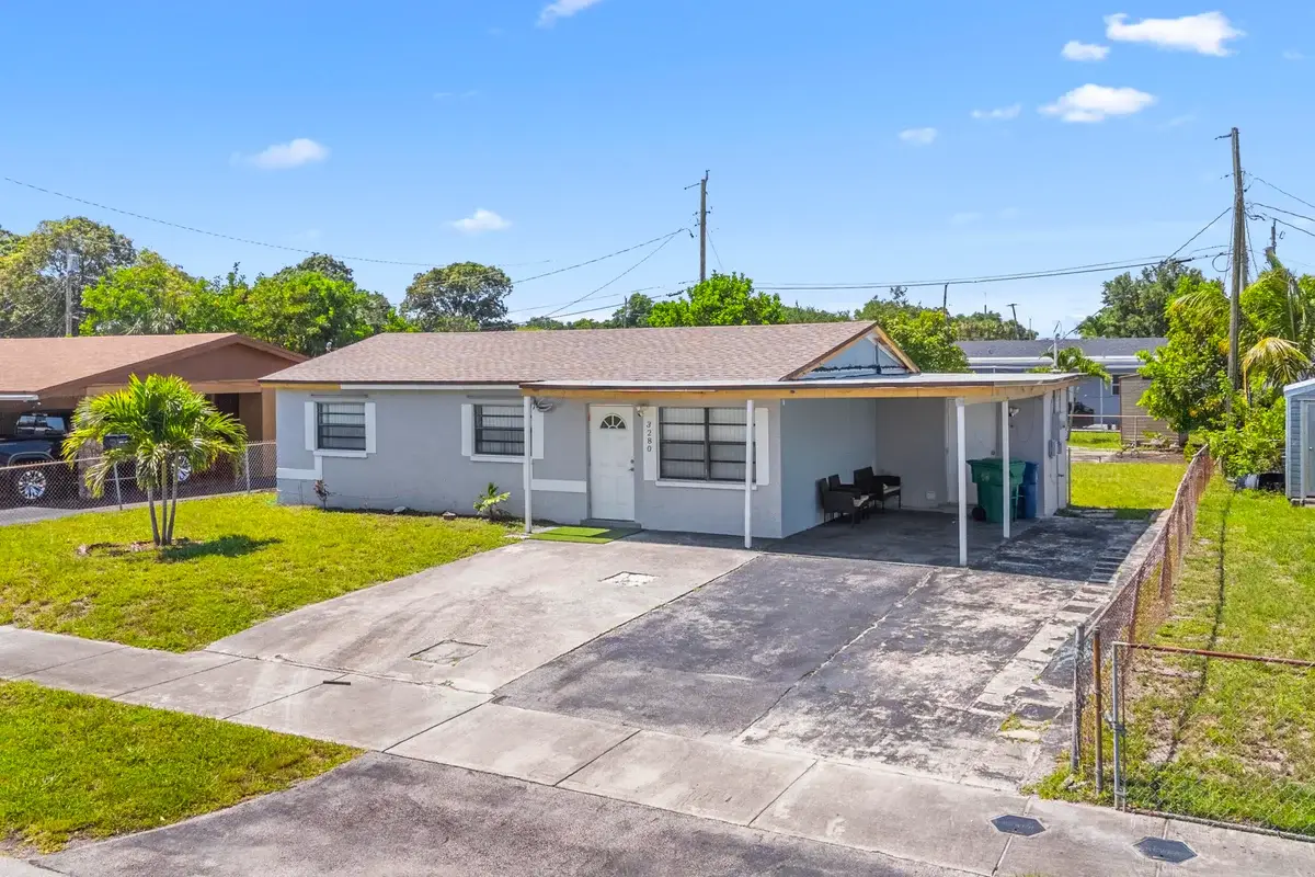 3280 NW 13th Ct, Lauderhill: photo 1 of 16