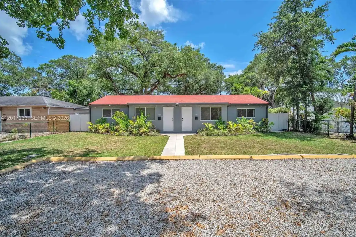 1548 NE 131st Ln, North Miami: photo 1 of 27
