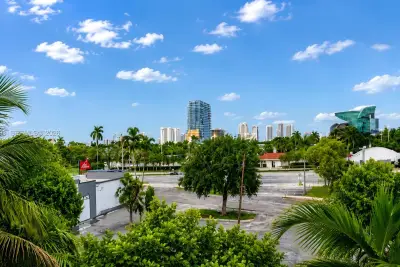 410 SE 2nd St #415, Hallandale Beach: photo 1 of 14
