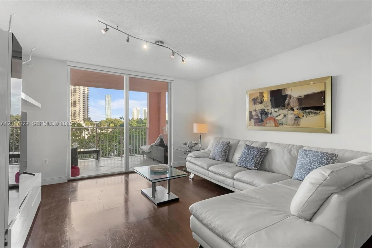 19655 E Country Club Dr #6304, Aventura: photo 1 of 21