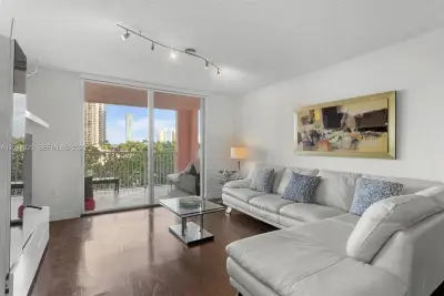 19655 E Country Club Dr #6304, Aventura: photo 1 of 21