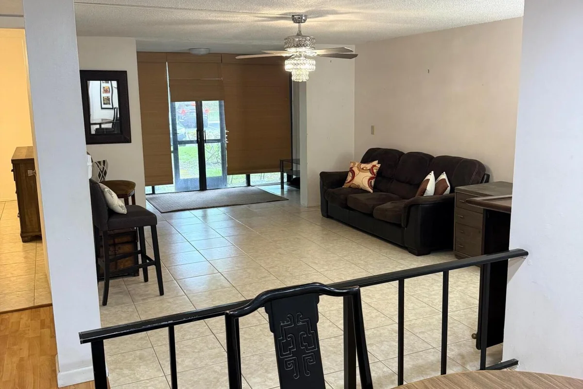 3720 Inverrary Dr #1f, Lauderhill: photo 1 of 9