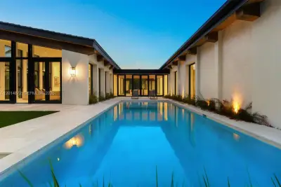 6716 San Vicente St, Coral Gables: photo 1 of 28