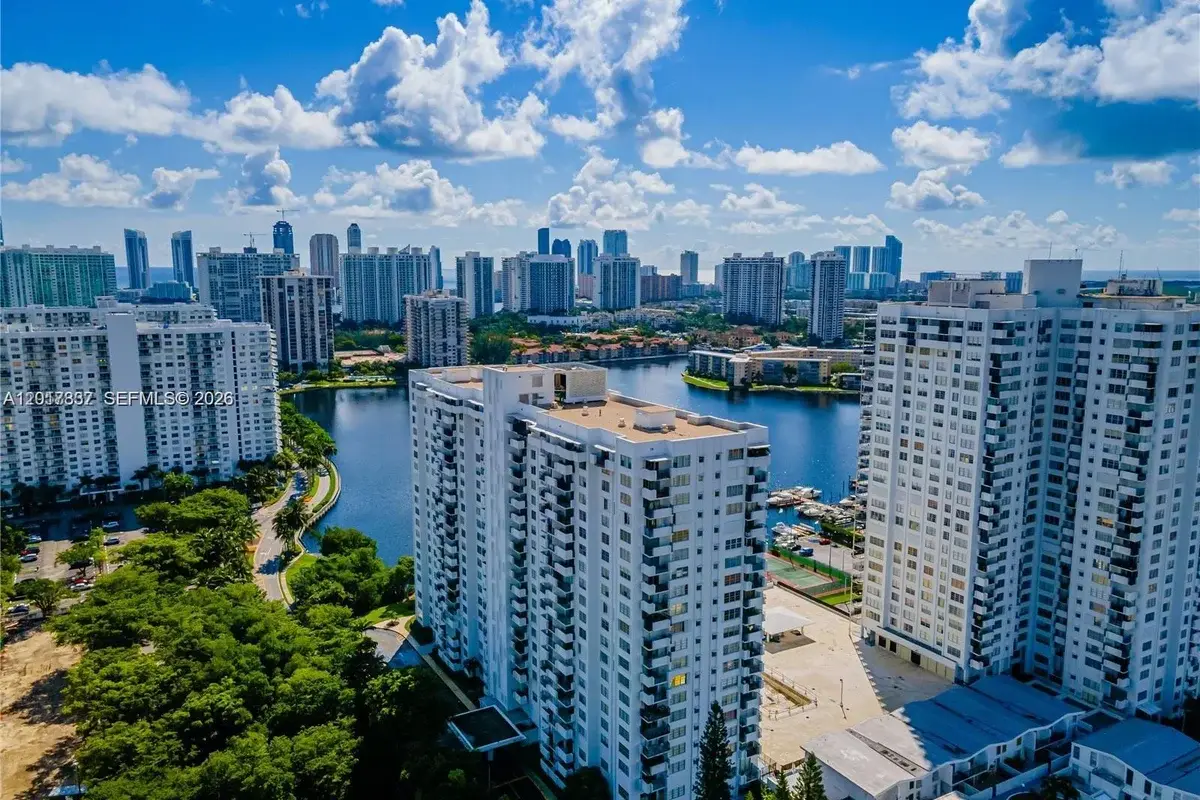 2780 NE 183rd St #1007, Aventura: photo 1 of 11