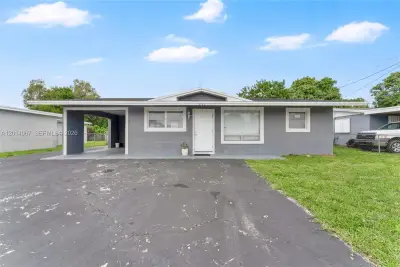 3171 NW 16th St, Lauderhill: photo 1 of 24