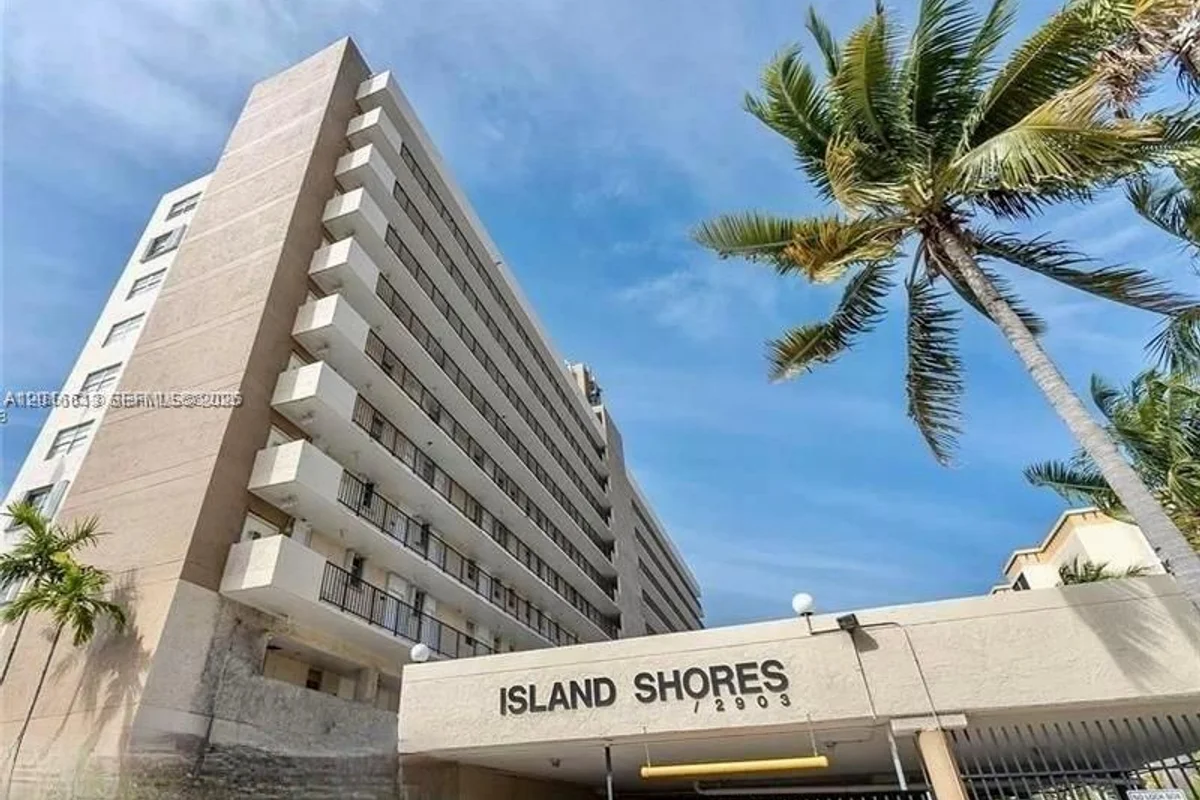 2903 N Miami Beach Blvd #906, North Miami Beach: photo 1 of 28