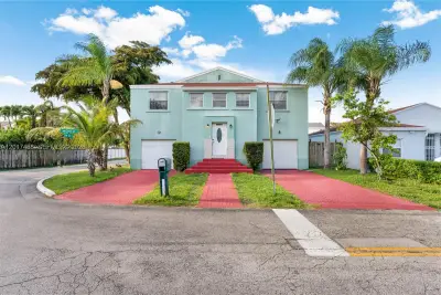 11983 SW 270th St, Homestead: photo 1 of 25
