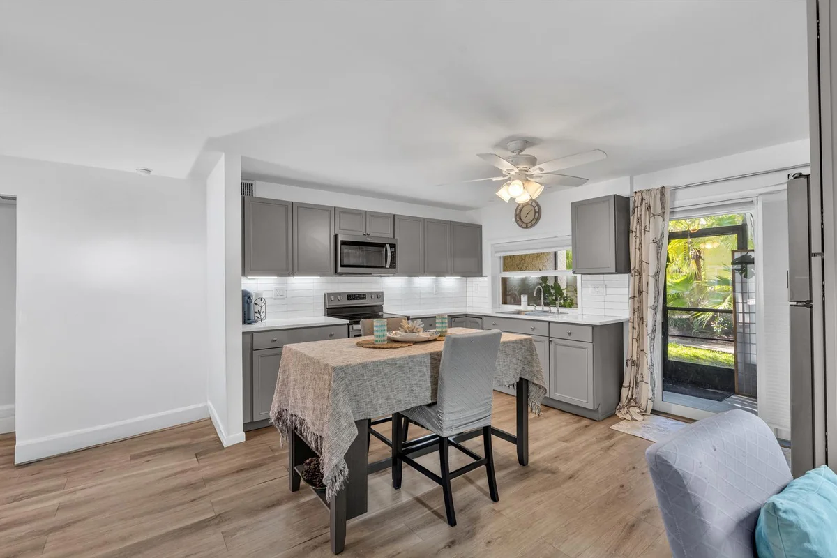 5314 NE 6 Ave #E20, Oakland Park: photo 1 of 32