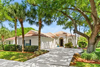 4983 Garden Dr, Delray Beach: photo 1 of 29