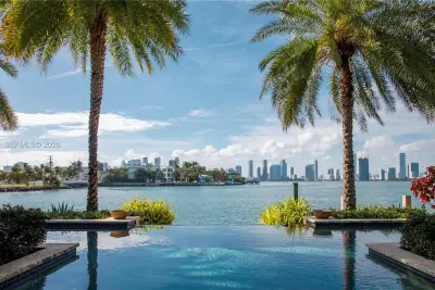 250 W San Marino Dr, Miami Beach: photo 1 of 20