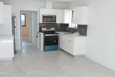 1735 Calais Dr #6, Miami Beach: photo 1 of 30