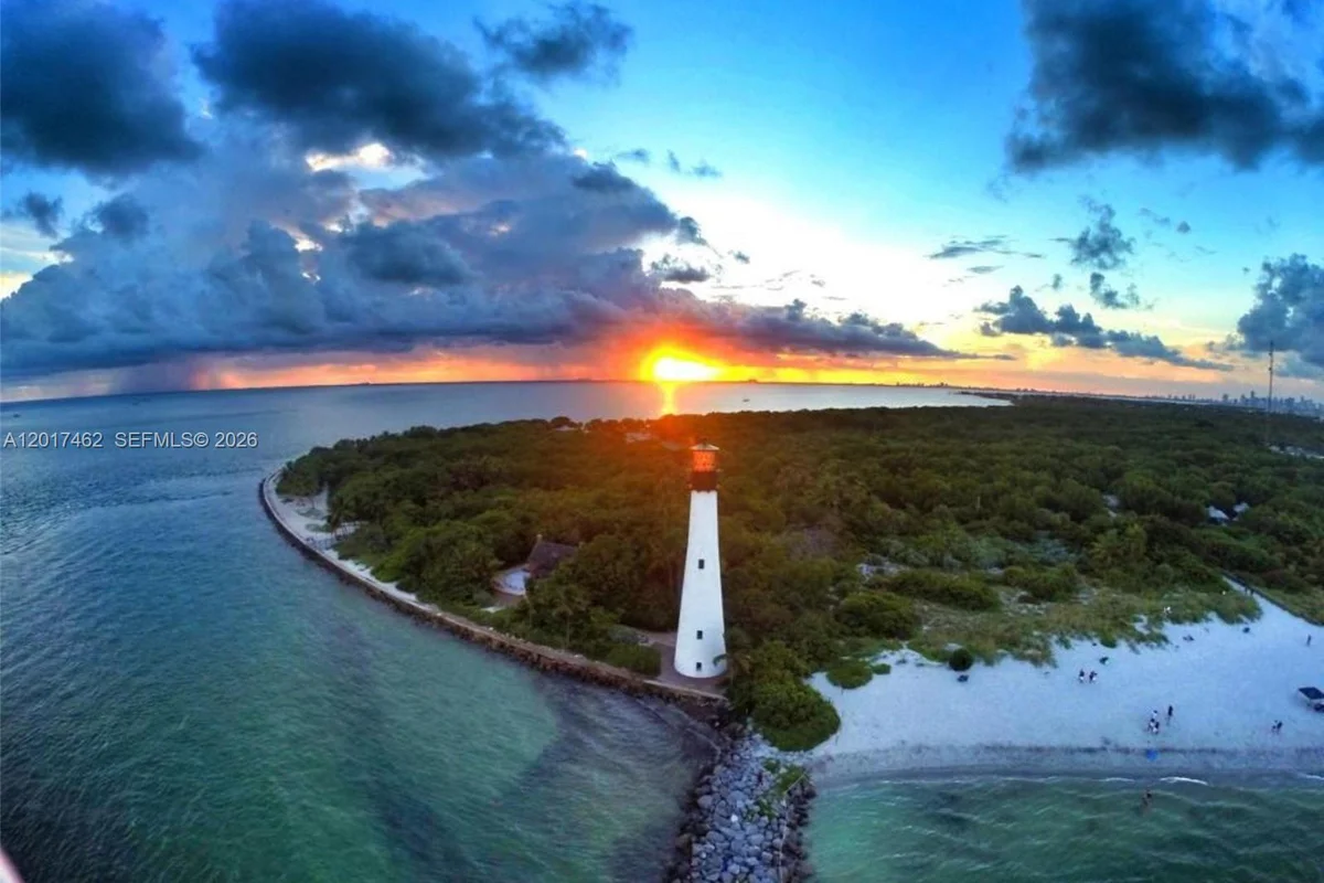 325 Fernwood Rd #10, Key Biscayne: photo 1 of 12