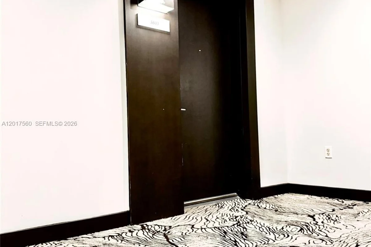 900 Biscayne Blvd #3803, Miami: photo 1 of 35