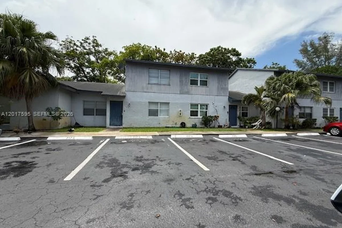 7173 W Sunrise Blvd, Plantation: photo 1 of 11