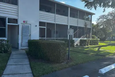284 Windsor M, West Palm Beach: photo 1 of 13