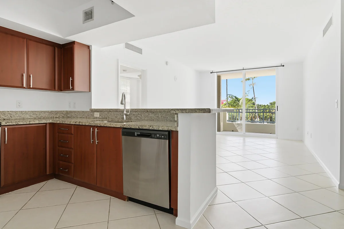 403 S Sapodilla Ave #218, West Palm Beach: photo 1 of 26