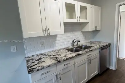 2591 NE 55th Ct #202, Fort Lauderdale: photo 1 of 15