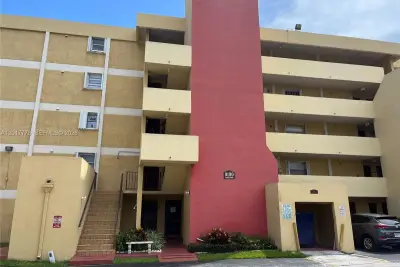 9190 Fontainebleau Blvd #202, Miami: photo 1 of 12
