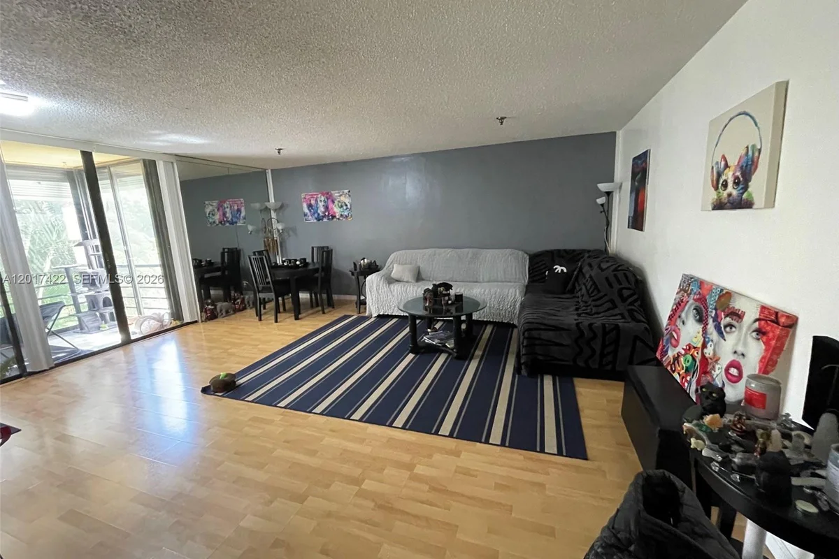 671 NE 195th St #207-E, Miami: photo 1 of 38
