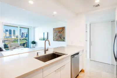 2475 Brickell Ave #903, Miami: photo 1 of 24