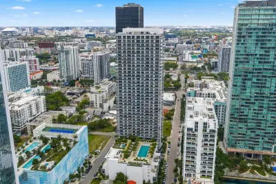 600 NE 27th St #PH2, Miami: photo 1 of 78