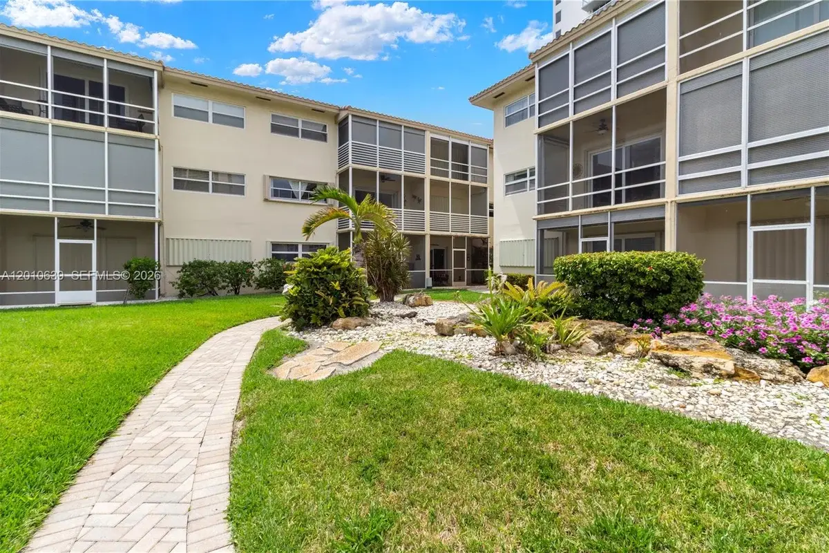 2600 Diana Dr #119, Hallandale Beach: photo 1 of 45