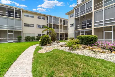 2600 Diana Dr #119, Hallandale Beach: photo 1 of 45