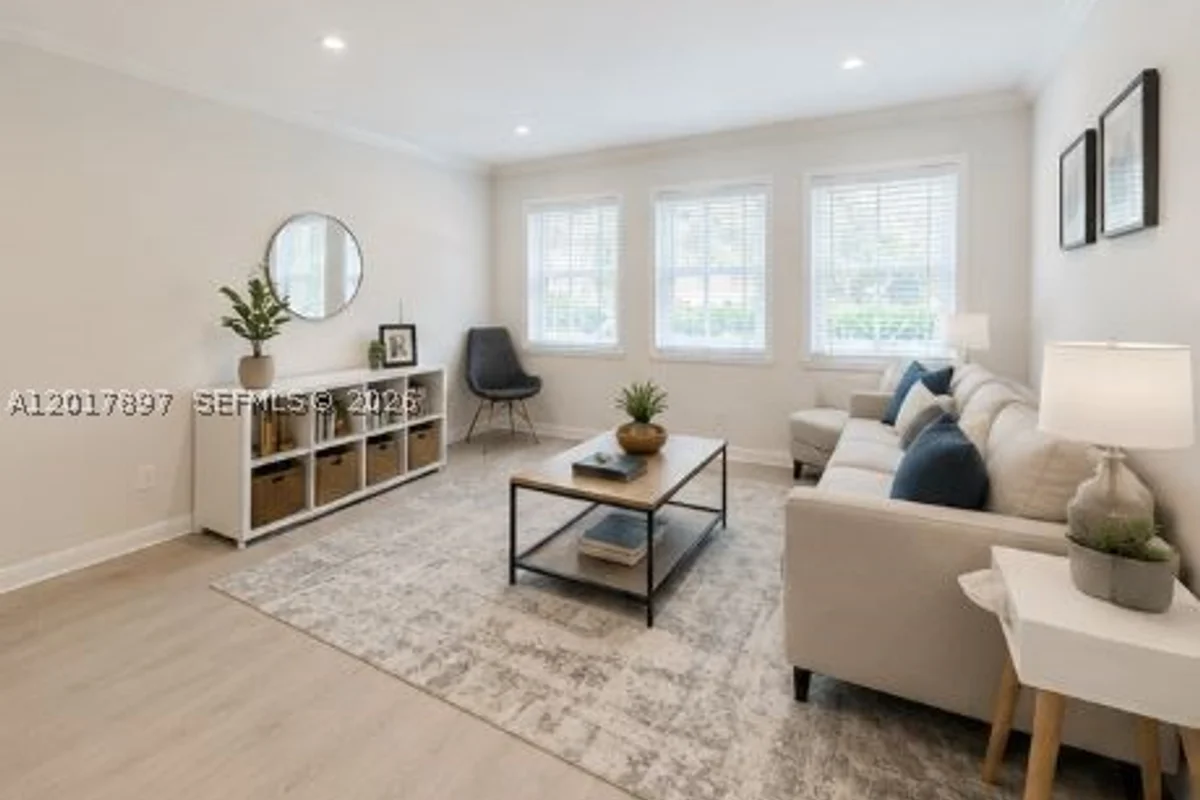 615 NE 12th Ave #109, Fort Lauderdale: photo 1 of 7