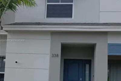 338 NE 1st Dr, Florida City: photo 1 of 21