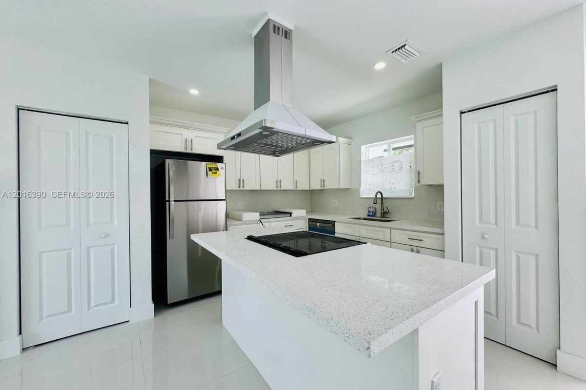 8005 NW 14th Ct, Miami: photo 1 of 16